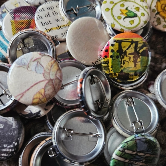 Mystery button pack 3 for $7 - Picture 2 of 2